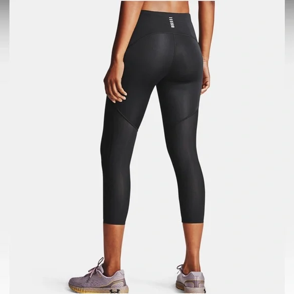 UA Fly Fast 2.0 Crop - Picture 2 of 4